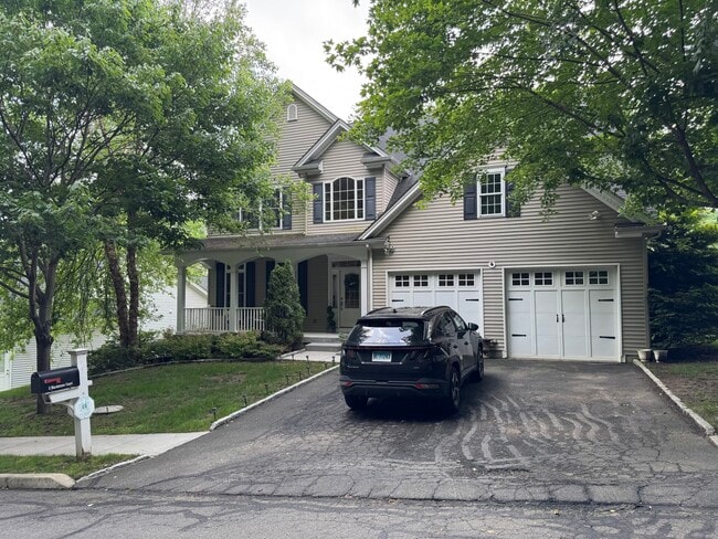 Photo - 2 Blackstone Ct House