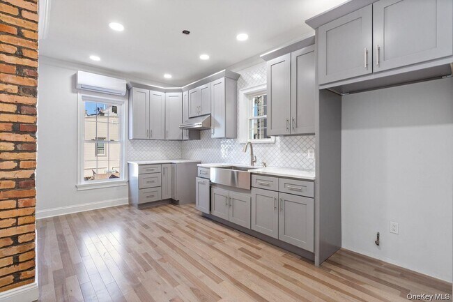 46 Elton St