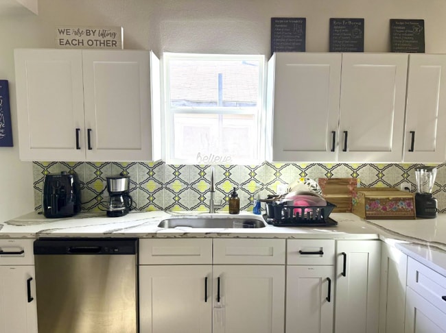 Photo - 3224 W Houston St