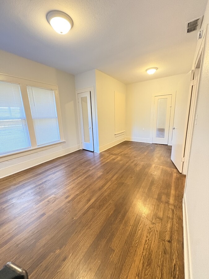 Photo - 704 Baylor St