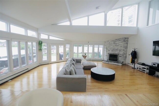 Photo - 4488 Merrick Rd