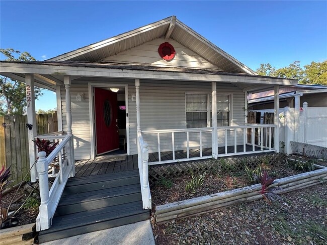 Building Photo - 2521 Lorraine St