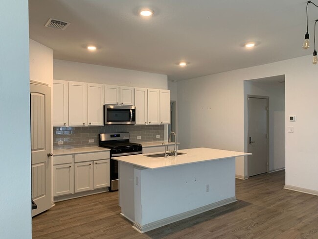 Photo - Lovely 3 Bed 2 bath home in Hutto