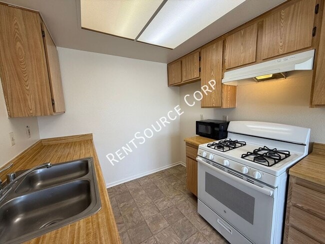 Photo - 44545 16th St E