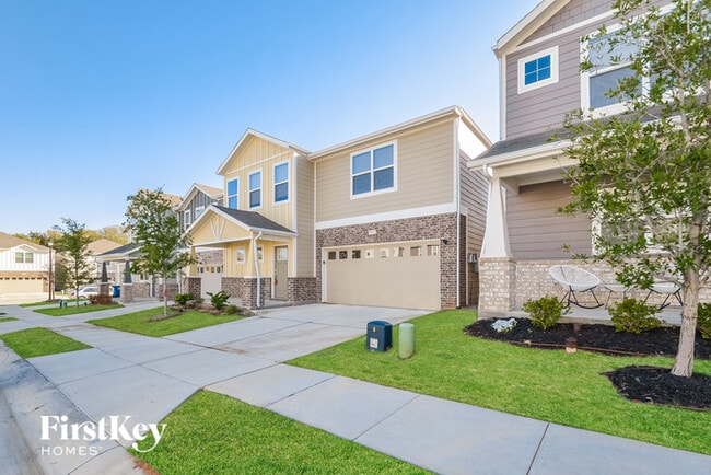 Photo - 620 Sophia Wy