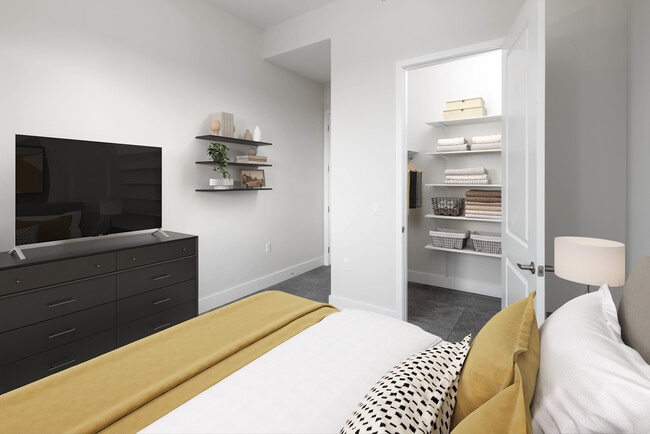 Signature Collection bedroom apartment with custom closet shelving system - Avalon South Miami