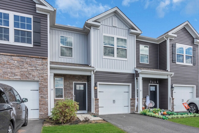 Building Photo - 19 Katherine Dr Unit 1