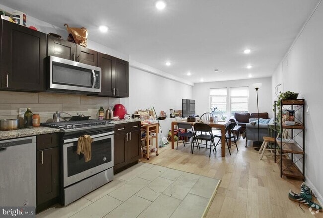 Building Photo - 1431 Poplar St Unit A Rental
