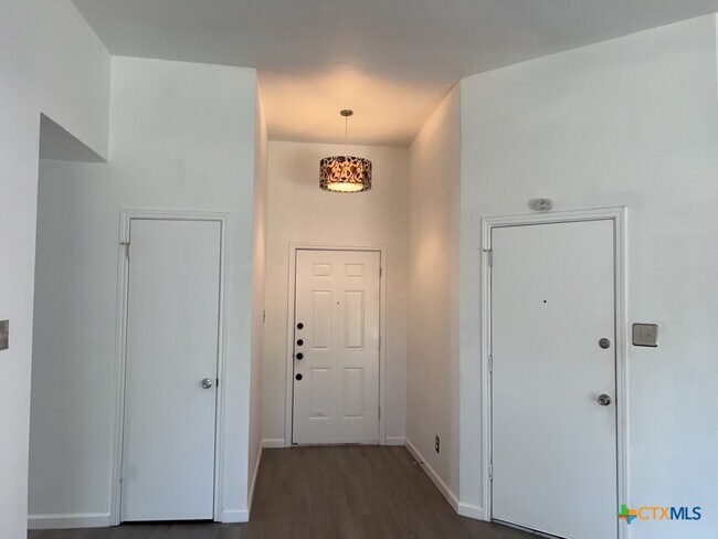 Photo - 2503 Armadillo Dr