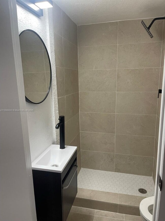 Photo - 217 SW 21st Ave Unit 2