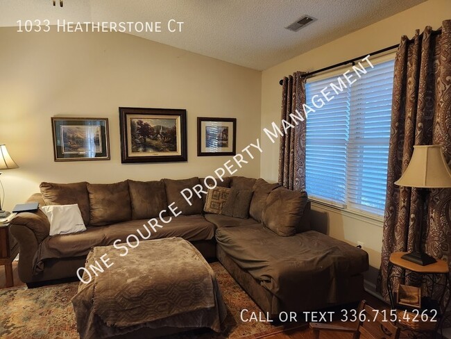 Photo - 1033 Heatherstone Ct