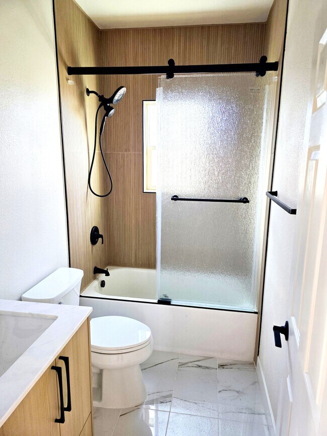 Photo - 1657 Ceylon Dr