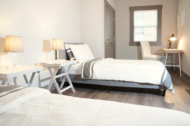 Photo - 2310 Summit St