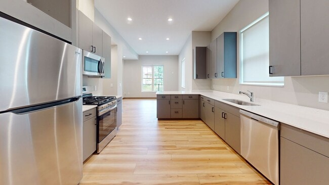 524 12th Ave SE