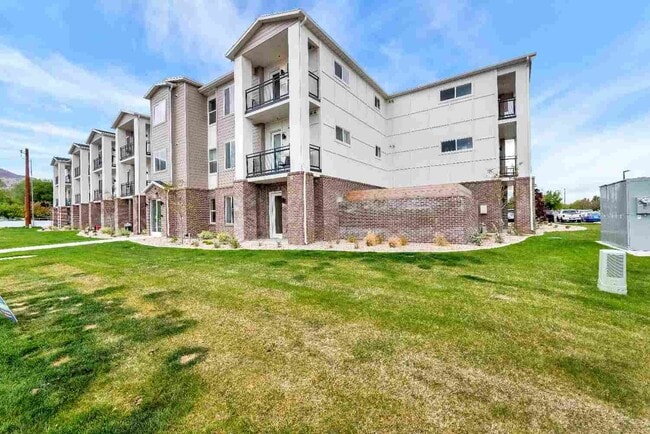 Building Photo - 155 9th St Unit 1