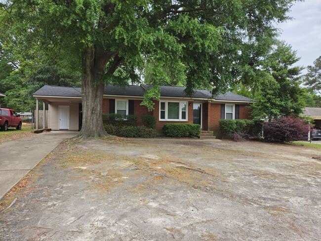 Building Photo - 5215 Redwood Dr