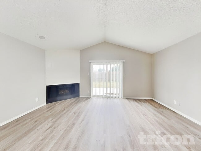 Photo - 1142 Shadyglen Cir