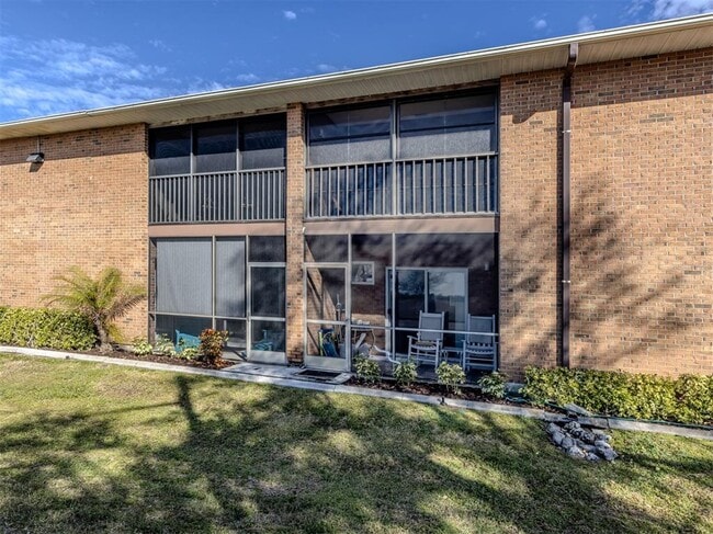 Photo - 217 Airport Ave W Unit 216