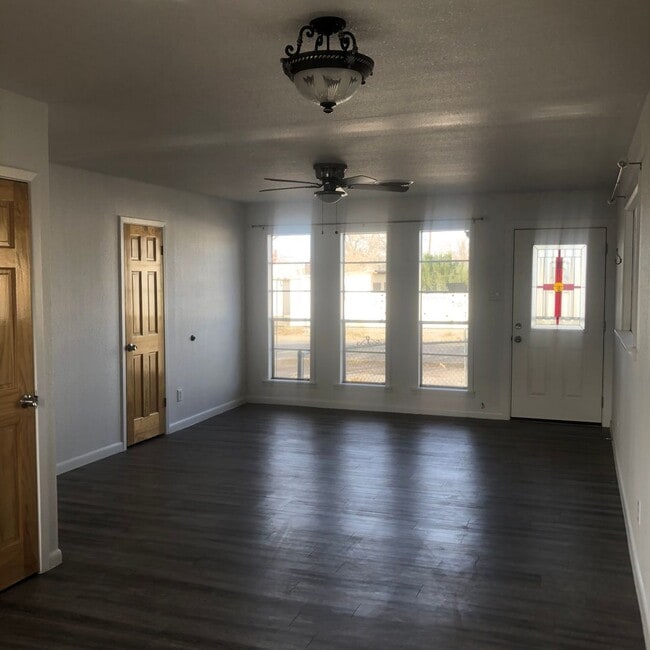 Photo - Remodeled 2 bedroom/1bathroom duplex