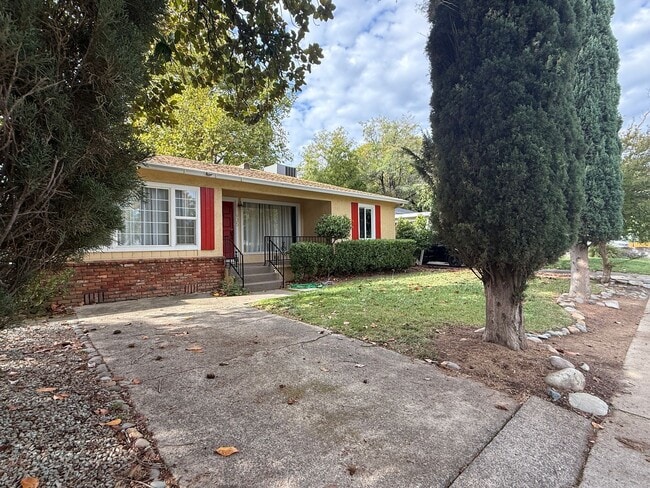 Photo - 3-bedroom, 2-bathroom home located in the ...