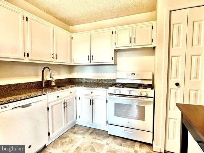 Photo - 5225 Pooks Hill Rd Unit 708S
