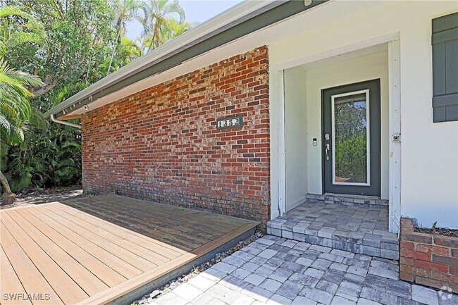 Building Photo - 1352 Shadow Ln Rental