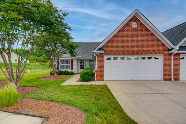 Photo - 1302 Bayswater Dr