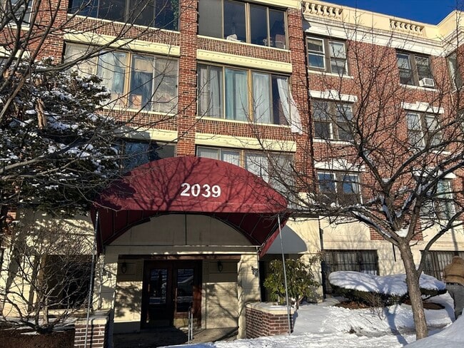 Building Photo - 2039 Commonwealth Ave Unit 8