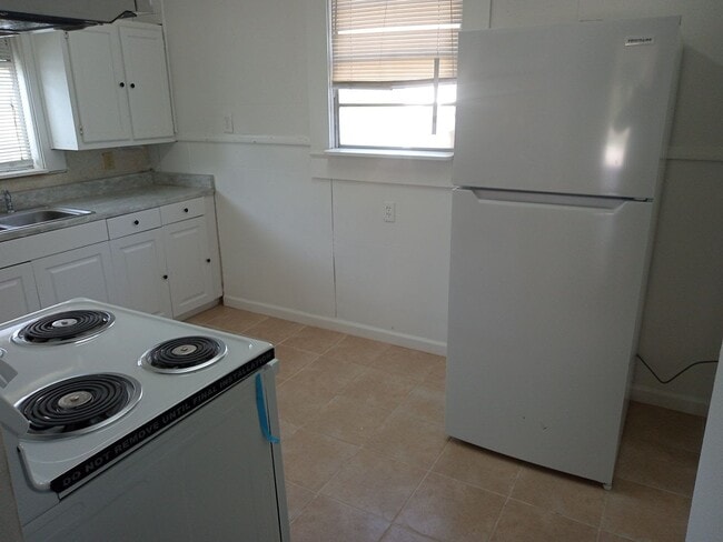 Photo - 275 Adams St