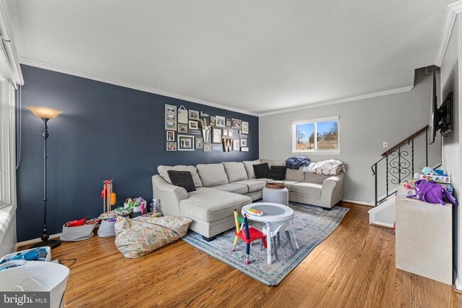 Photo - 268 Maple Ave