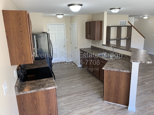 Photo - 554 Parkgate Dr
