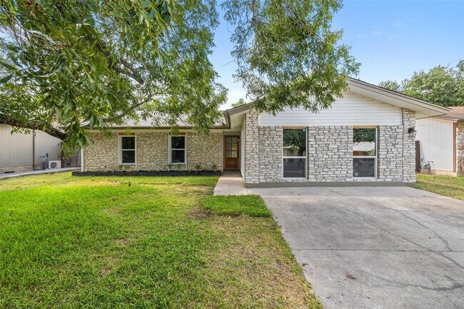 Building Photo - 1111 Spearson Ln