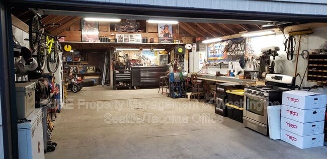 Photo - 5215 53rd St W