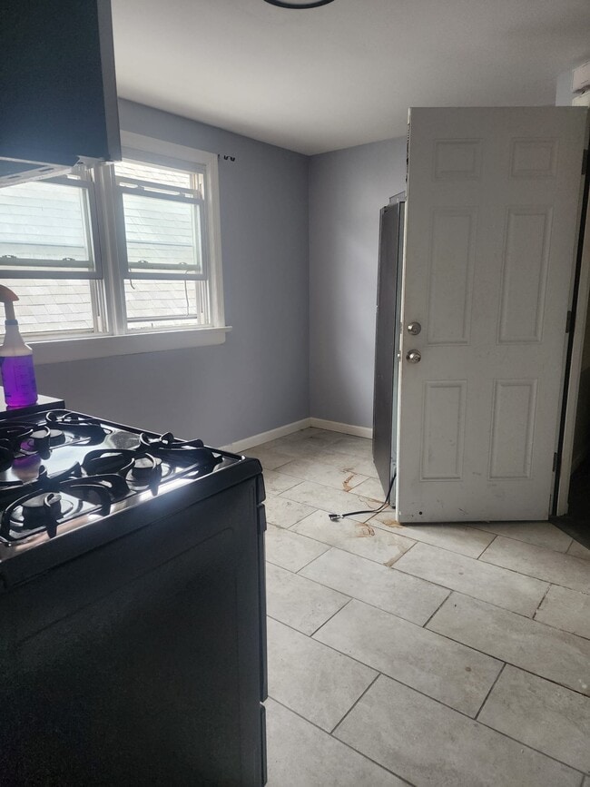 Photo - 352 S Tenth Ave-3rd Fl Unit 3rd Fl