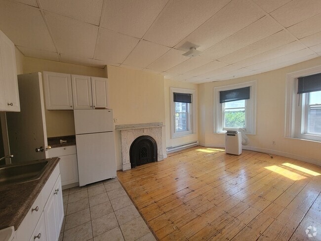 Building Photo - 694 Massachusetts Ave Unit 5 Rental
