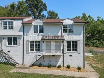 Photo - 400 Gallery Ln