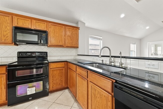 Photo - 5623 Brookhollow Oaks Trail