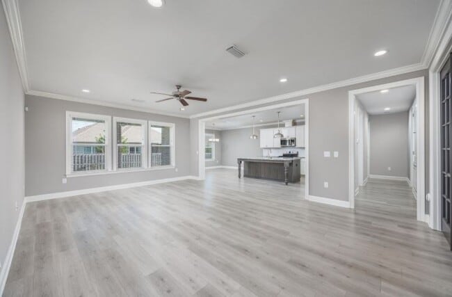 Photo - 77 Perimeter Pl