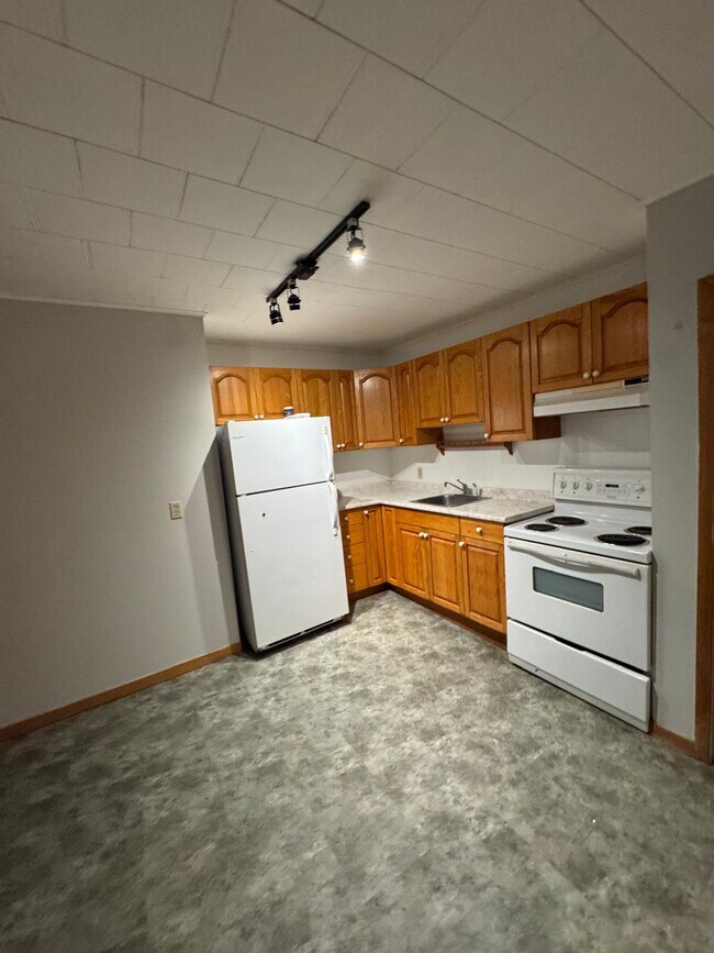 Photo - 131-131 Main St