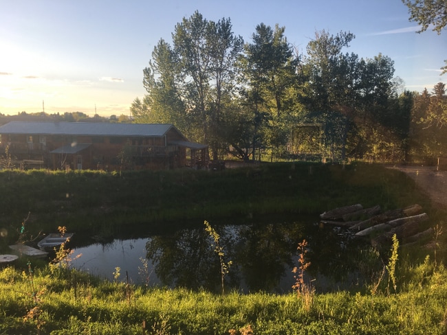 Photo - 1305 S Church Ave Unidad Main Building