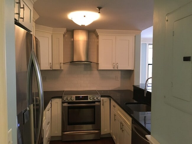 Building Photo - 391 Commonwealth Ave Unit 301