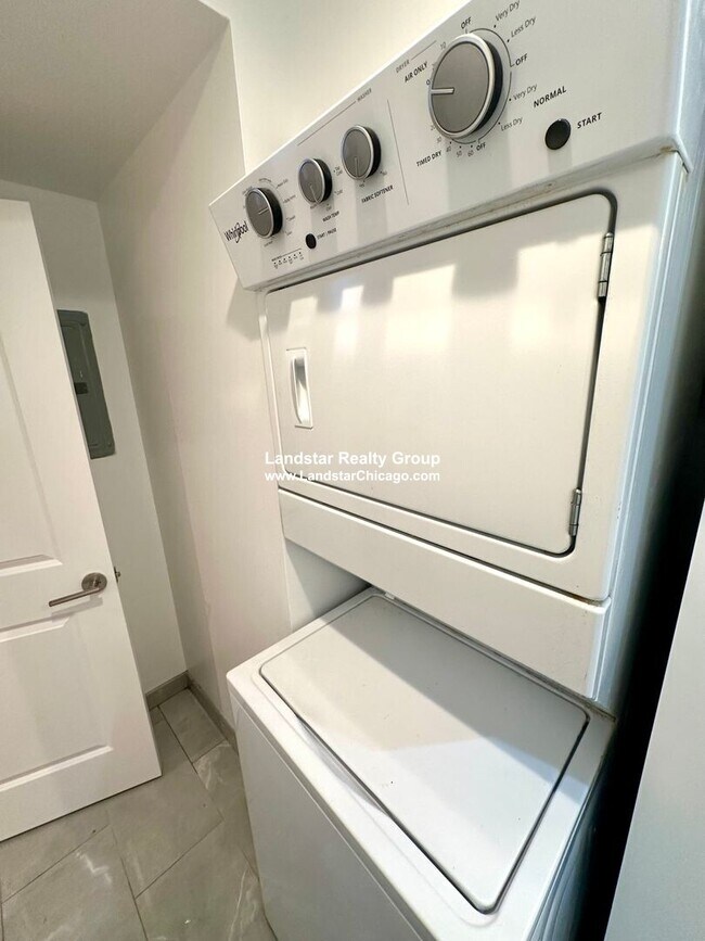 Photo - 1750 W North Shore Ave Unit 1