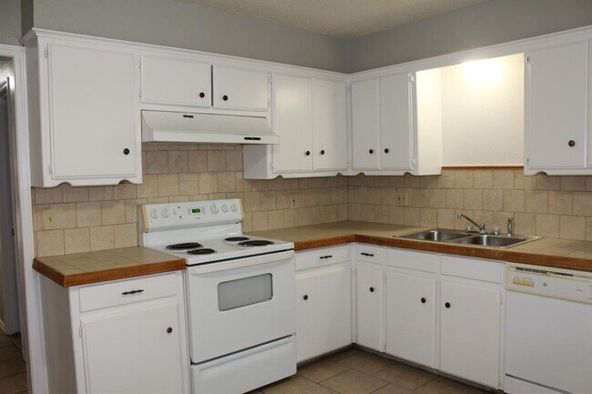 Photo - 4026 Parkwoods Ln