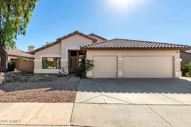 Building Photo - 1625 E Montoya Ln