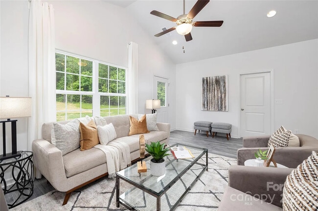 Room in House on Oakwood Rd