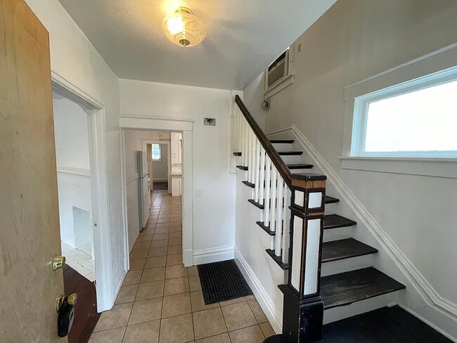 Photo - 5 Bedroom Home!