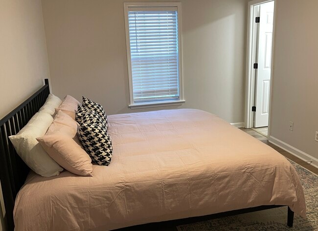 Photo - 106 Morgan Ln