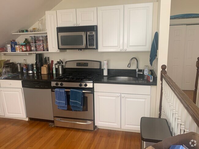 Building Photo - 27 Bowdoin St Unit 5 Rental