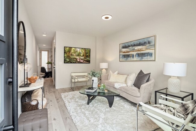 Photo - Bryant/Ravenna Townhouse