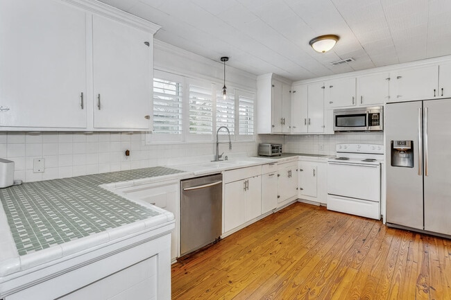 Photo - 1812 E Avery St